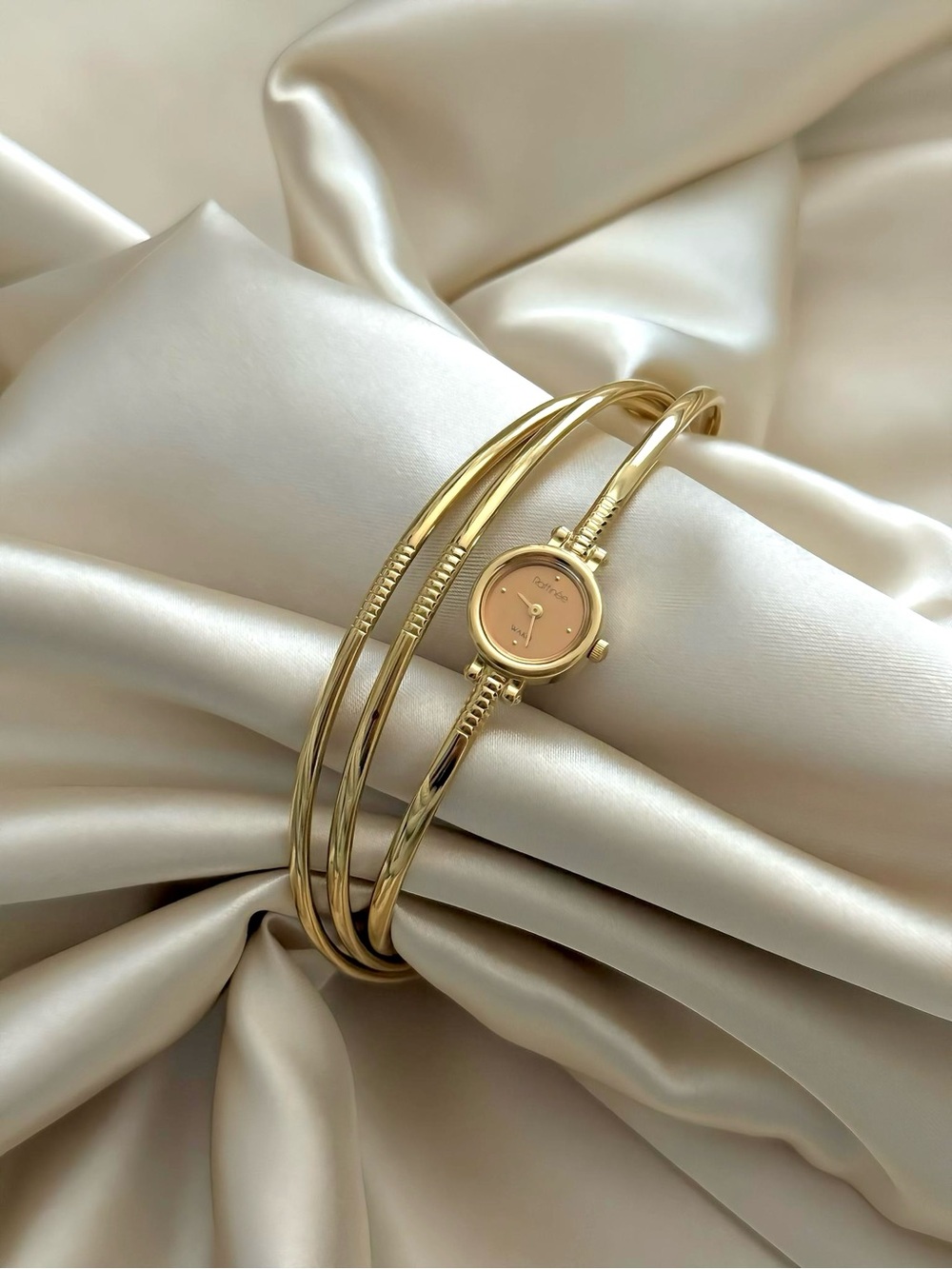 AUTHENTIC VERY RARE VINTAGE WAKO BY SEIKO DAINTY BANGLE GOLD WATCH - Picture 3 of 10